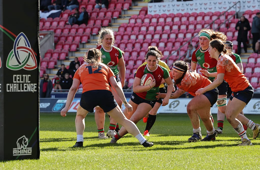 Clovers v Edinburgh Rugby, Celtic Challenge - Maeve Og O’Leary of Clovers charges for the line.